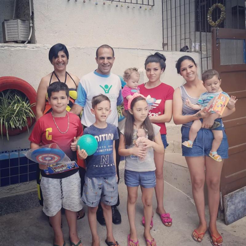 Doação de Brinquedos e Alimentos no Municipal