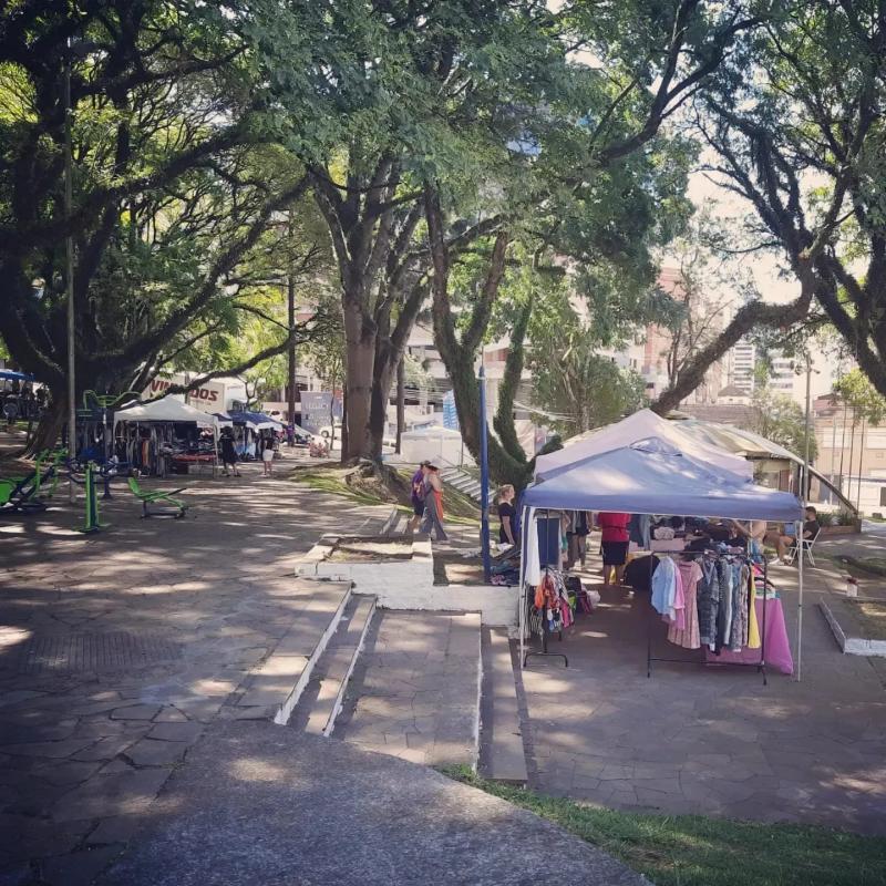 Sábado (11/02) foi Dia de Brique da Praça em Bento.