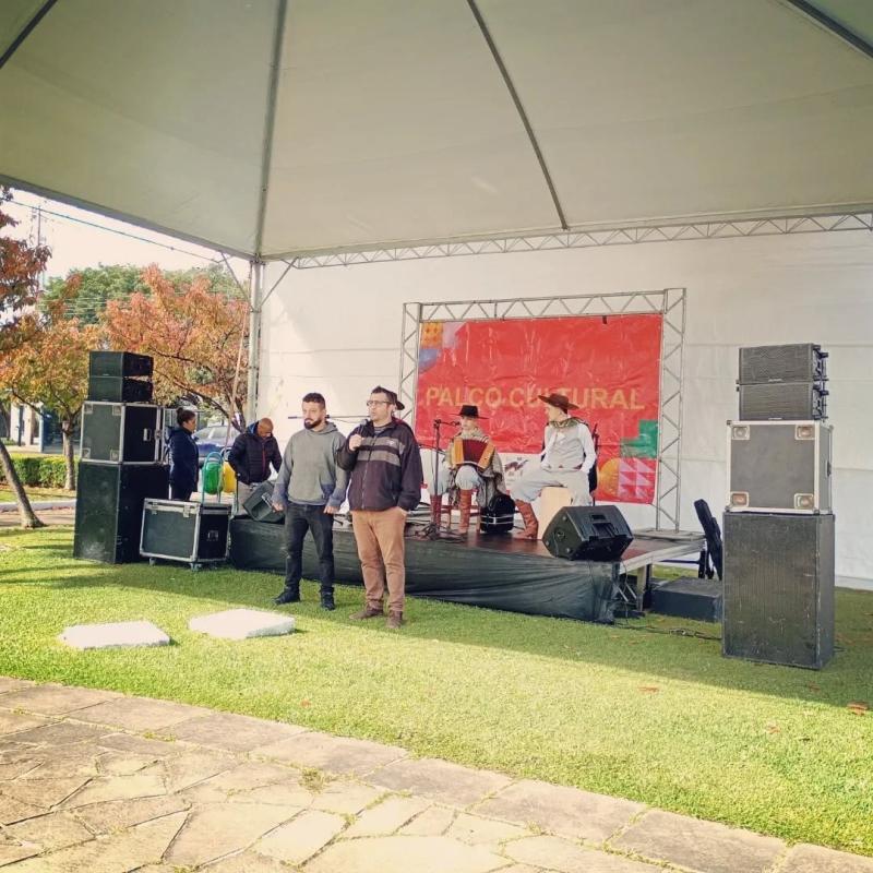 Palco Cultural na Criar Feiras