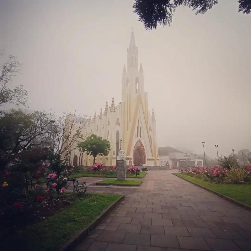 Espaço Aberto na Praça das Rosas