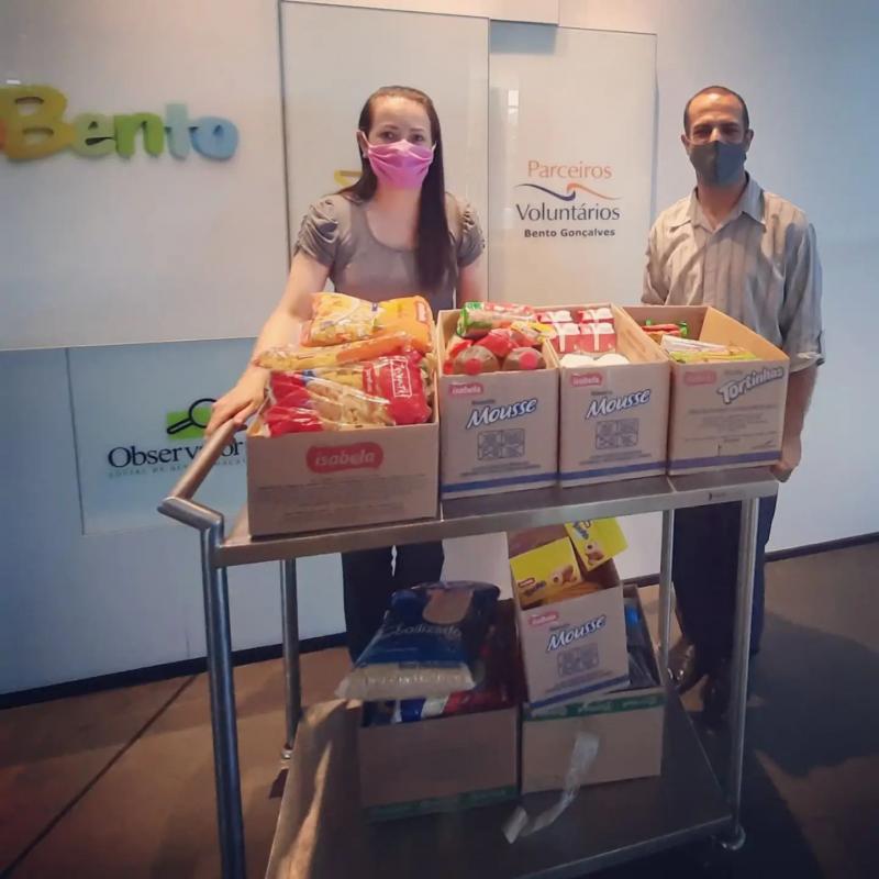 Parceiros Voluntários e CIC doam Alimentos