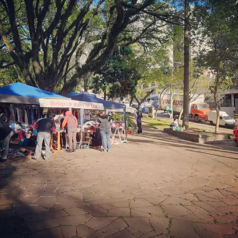 Sábado (08/10) foi Dia de Brique da Praça em Bento.