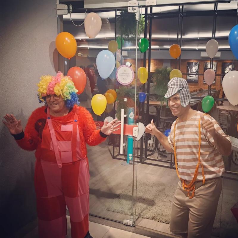 Chavinho e Palhacinha na Pizzaria Sapore Sublime