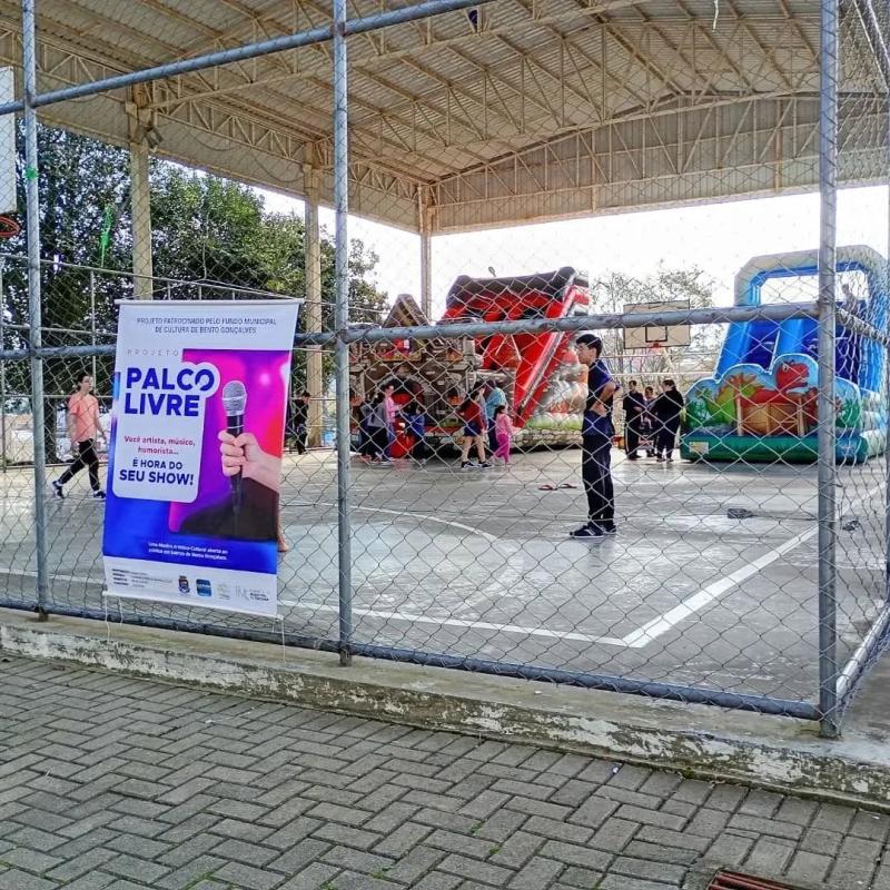 Palco Livre na Praça Céu